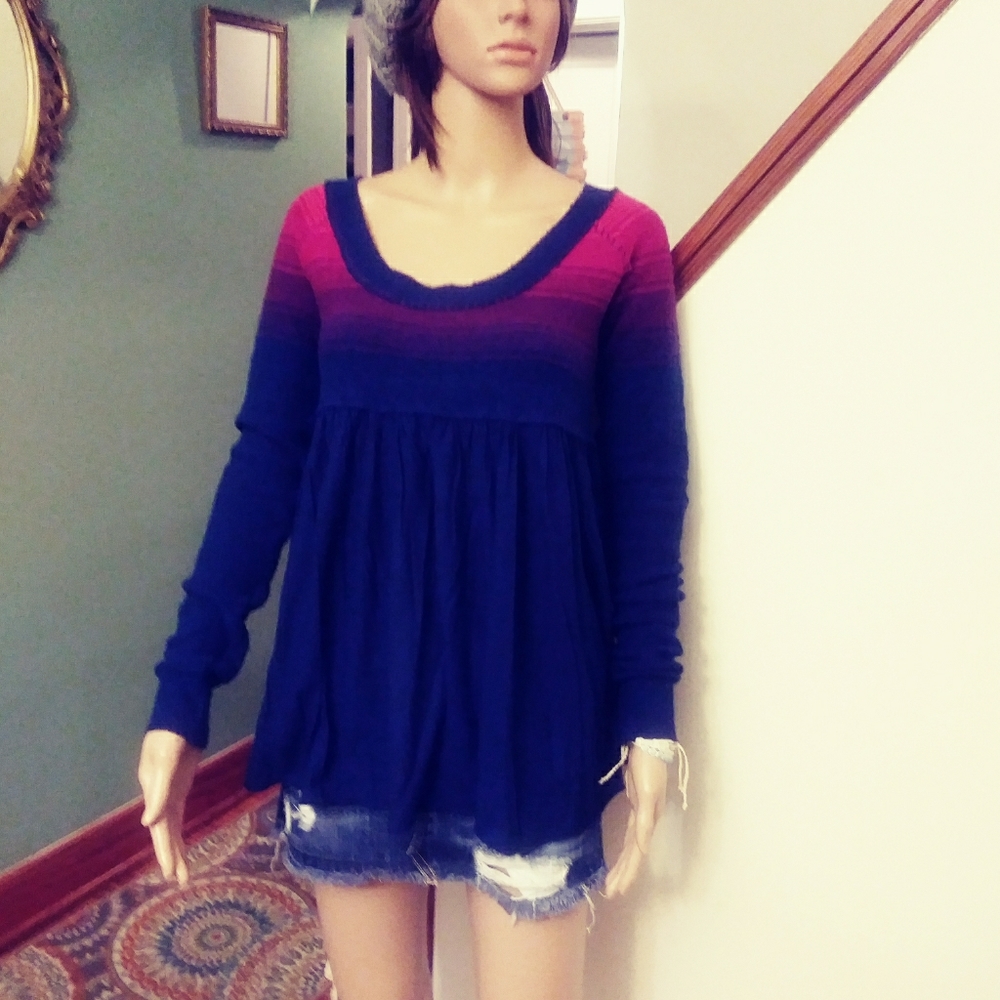 Free people navy blue baby doll Top/sweater. Sz-M